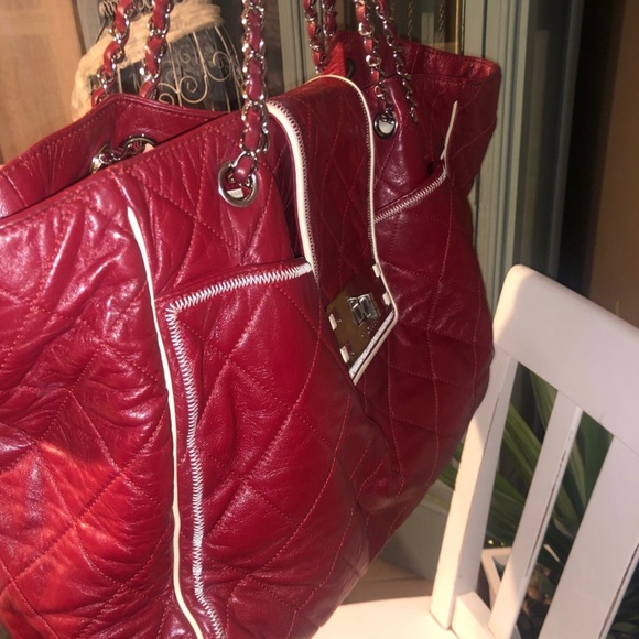 Very large East West Chanel red handbag. Great preowned condition. - Picture 7 of 13
